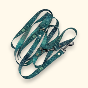 SMYCZ PRZEPINANA dla ras małych i średnich "Aqua Willow" taśma 2 cm